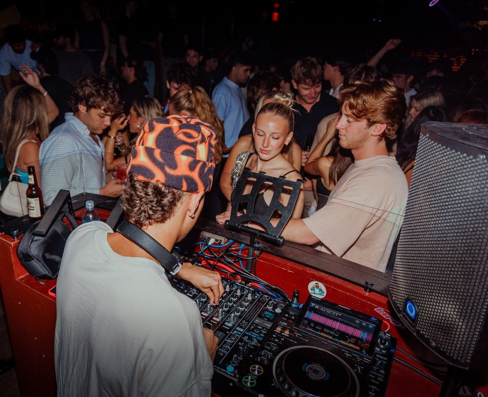 Live set photo 8